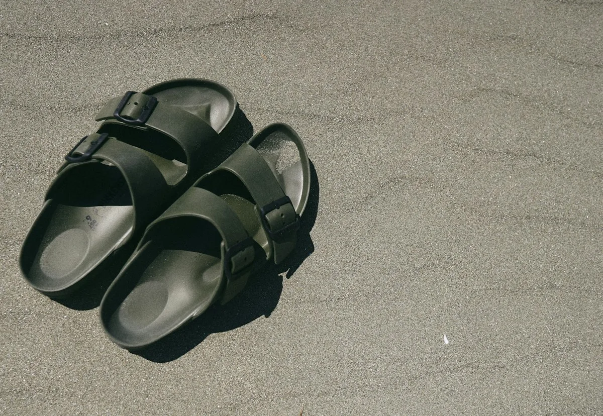 Sandal Strap Hitam