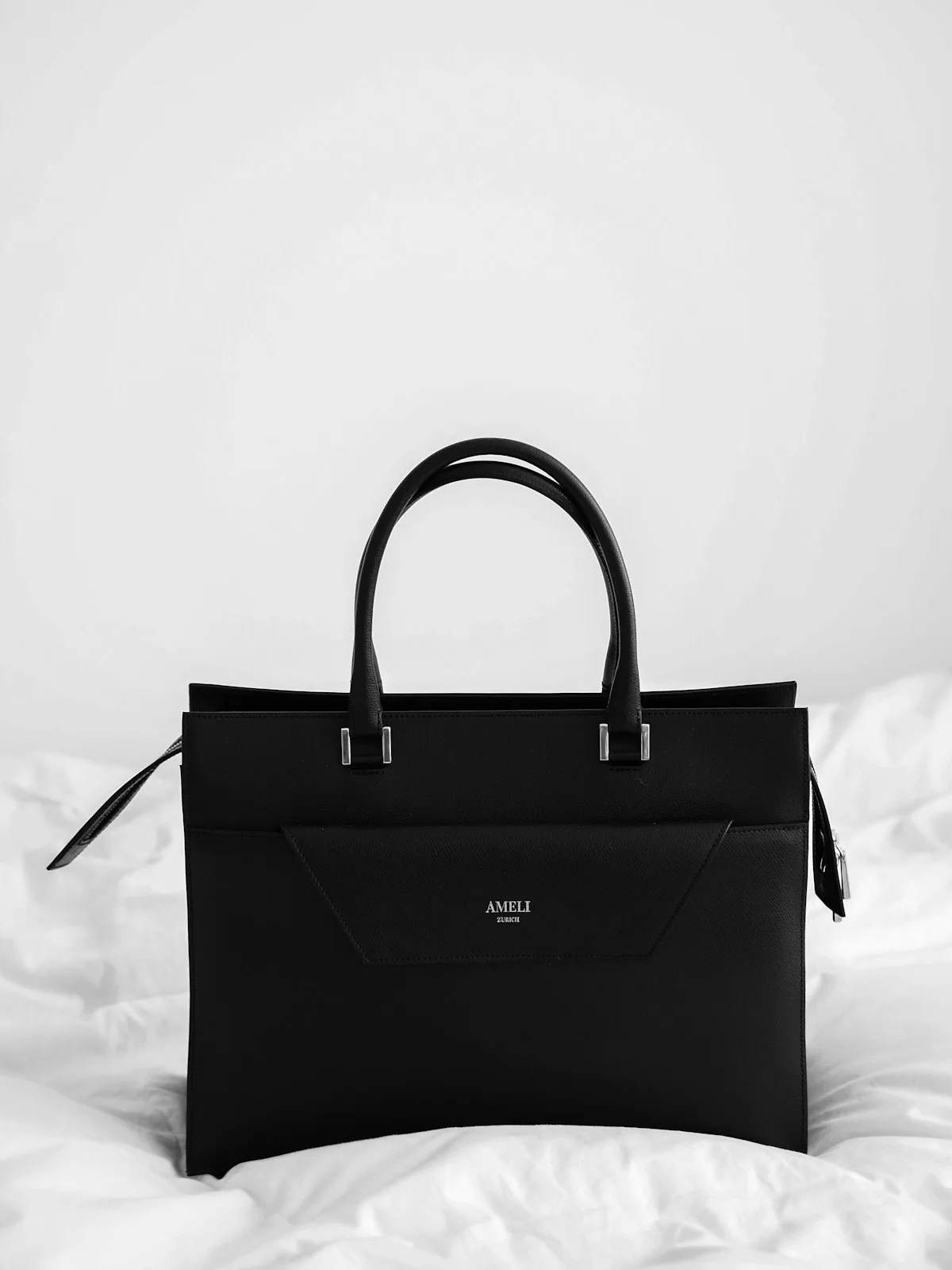 Tote Kerja Hitam